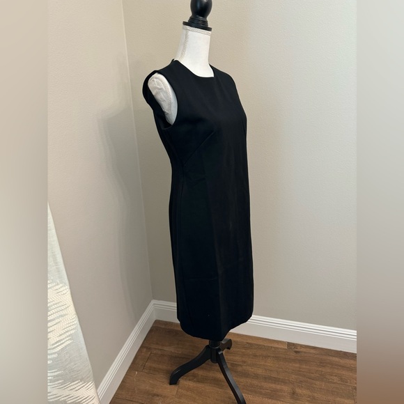 SPANX Perfect Fitted Dress 🖤 - Picture 4 of 13